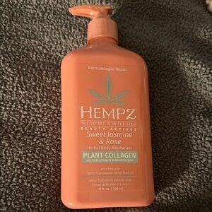 Hempz Sweet Jasmine & Rose Herbal Body Moisturizer - Peach Bottle